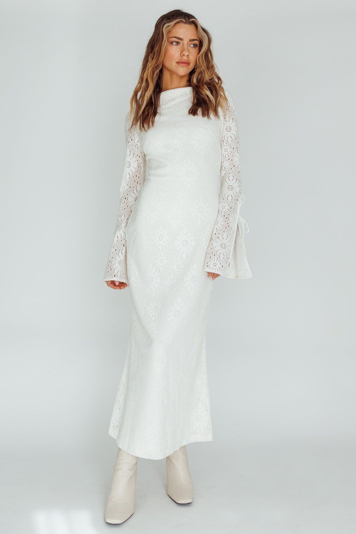Kalia Long Sleeve Lace Midi Dress Cream