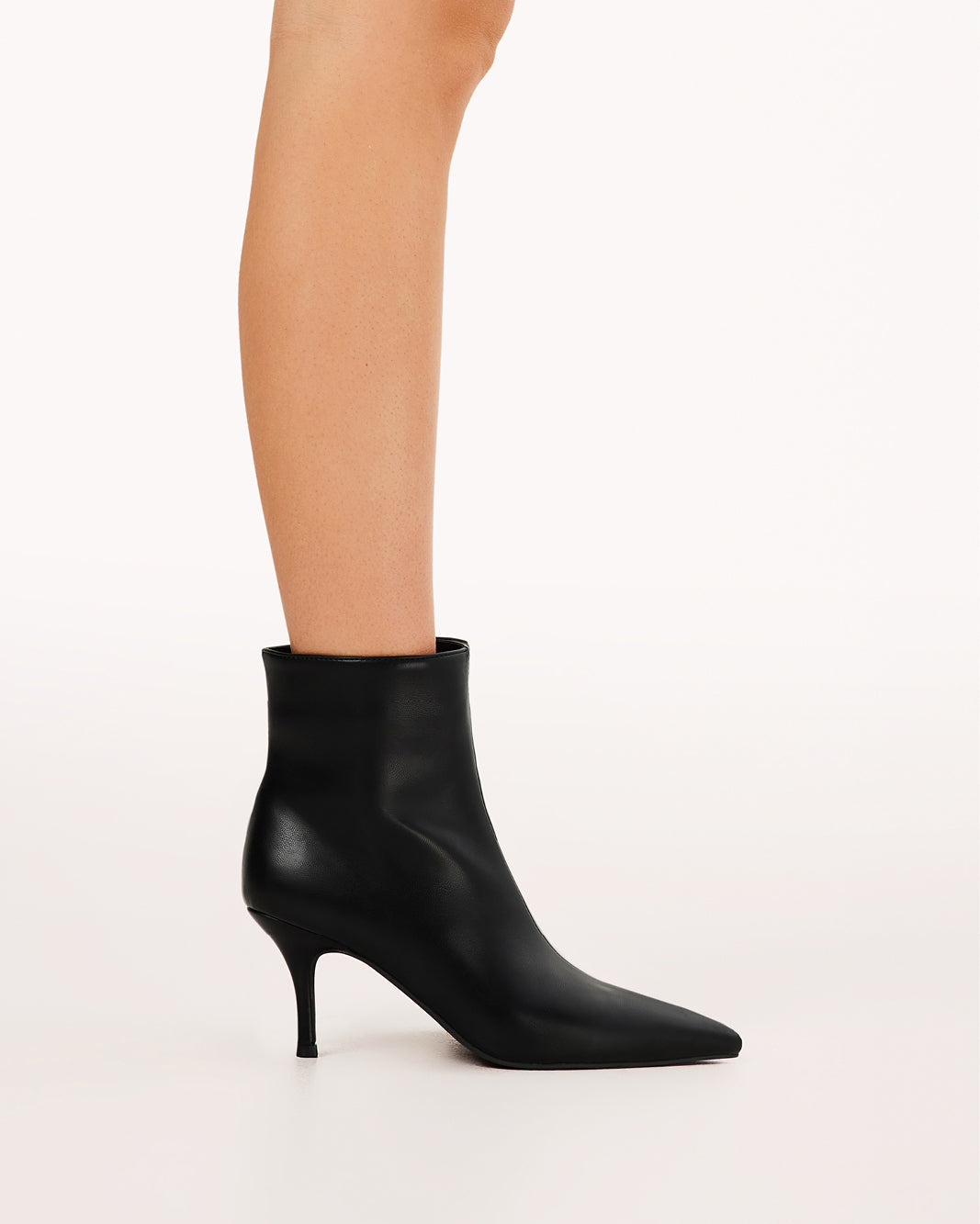 DALORES - BLACK