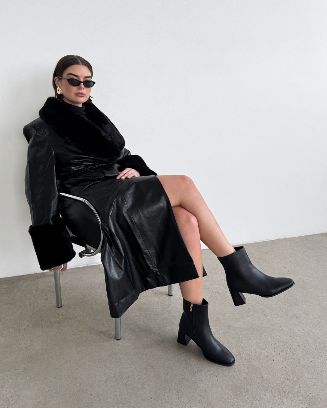 ALANIA CURVE - BLACK