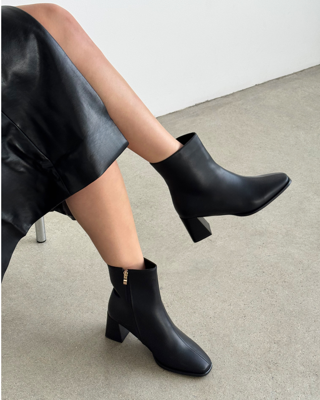 ALANIA CURVE - BLACK