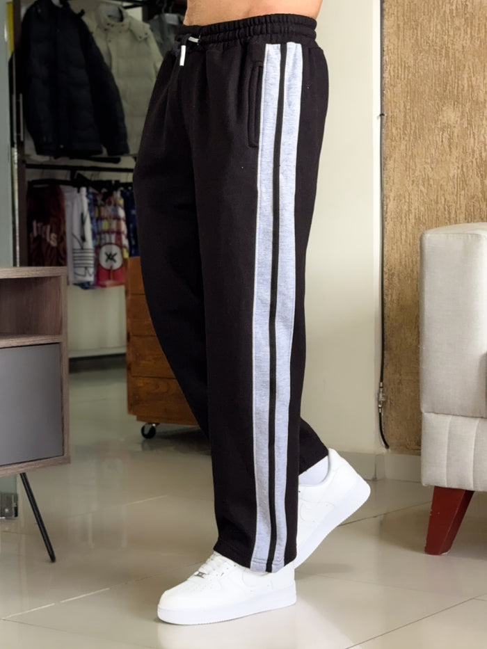 Buso Baggy con Franjas Plomas, color Negro