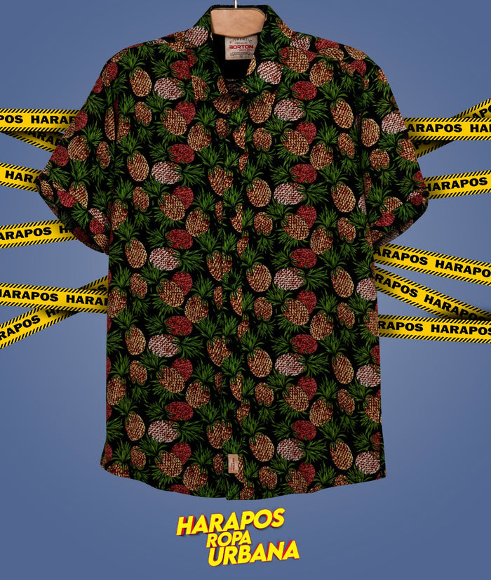 Camisa burton negra con piñas