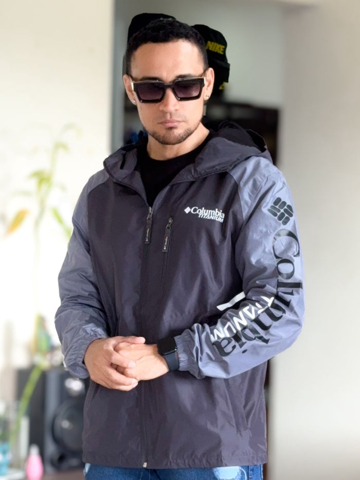 Chaqueta Rompevientos Columbia Premium Plomo oscuro mangas plomo claro