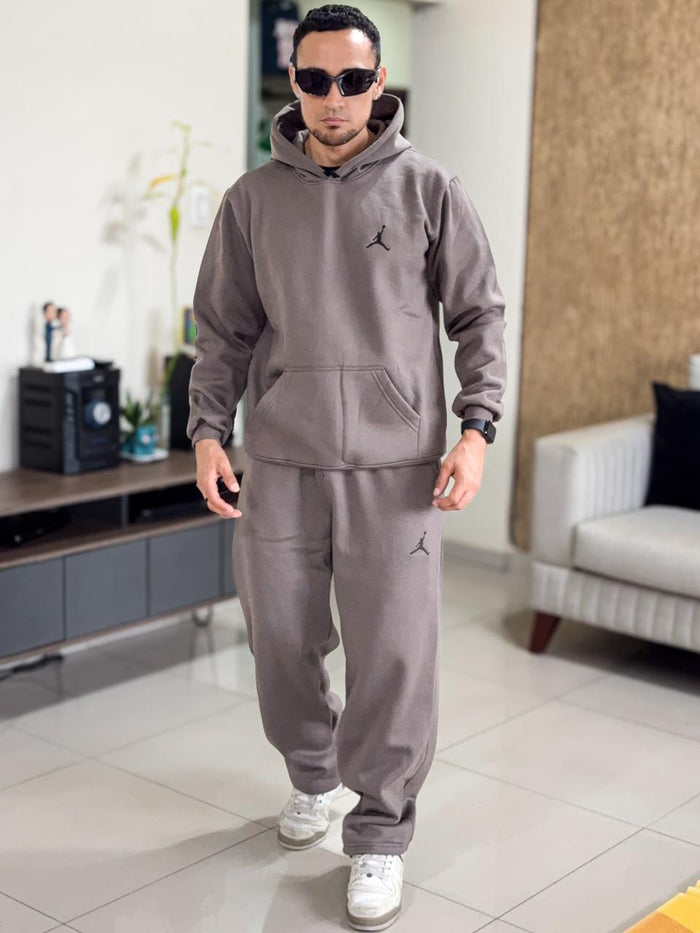 Conjunto Deportivo de Invierno Jordan Pachuco Baggy color Plomo oscuro