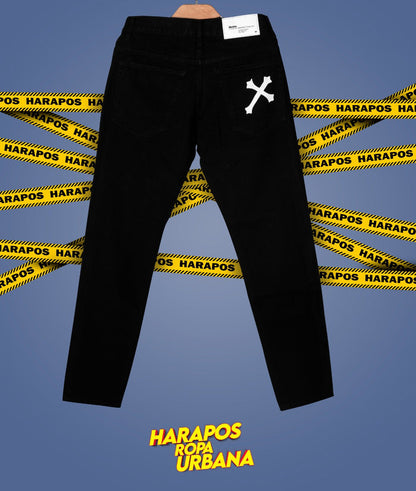 Pantalon Bershka demin jean negro con cruces