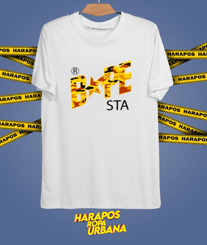 Polera bape blanca letras amarillas