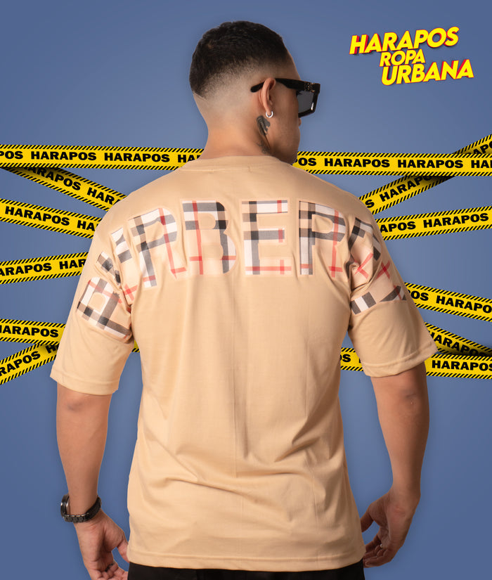 Polera Burberry B texturizada Oversize cafe