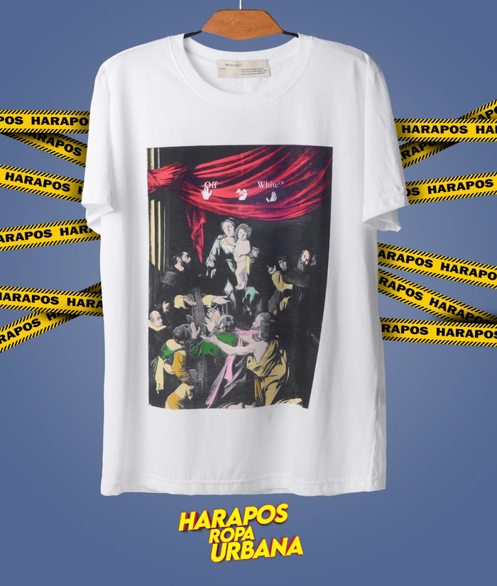 Polera off white blanco con cuadro adelante