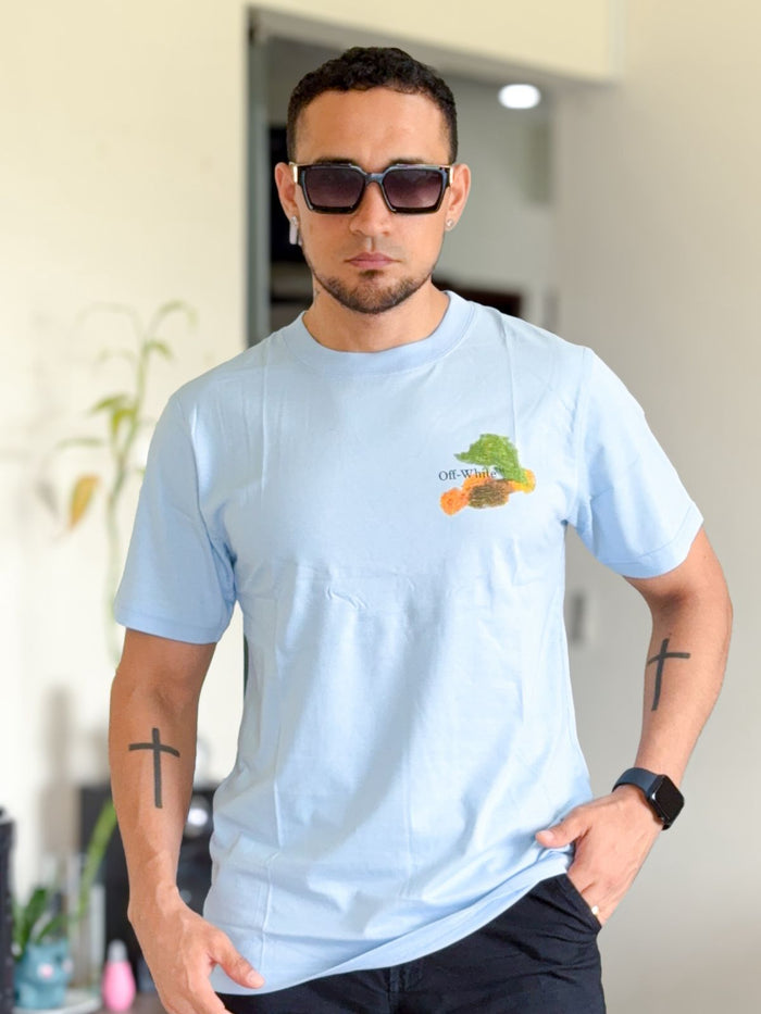 Polera off white celeste estilo pintura colores