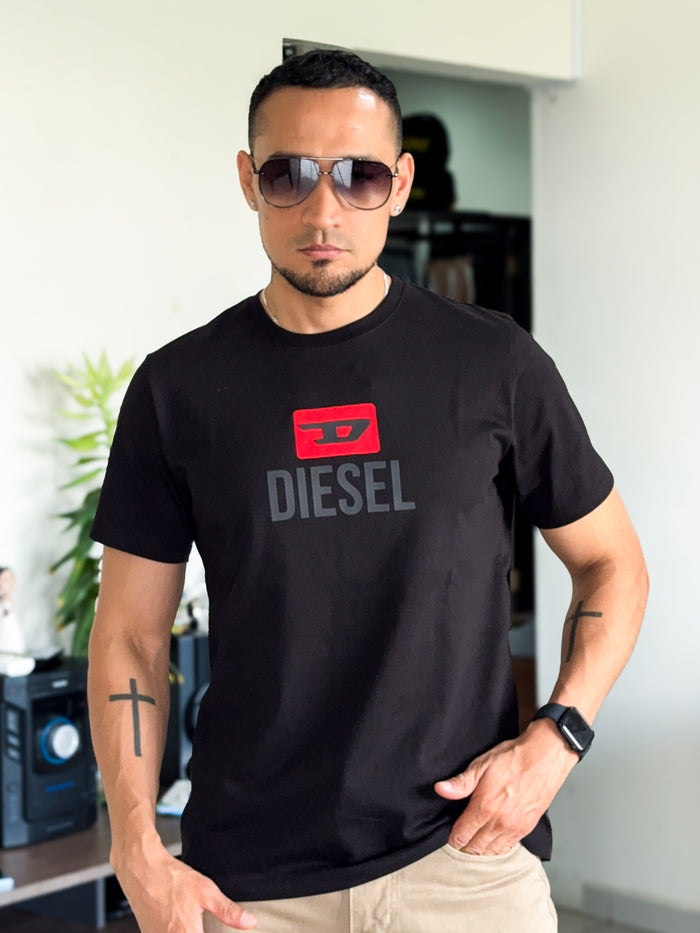 Polera Premium DISEL logo clasico, color Negro