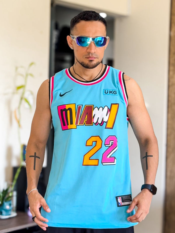 Solera Miami Happy Colors 22 Butler Celeste Premium Onplay