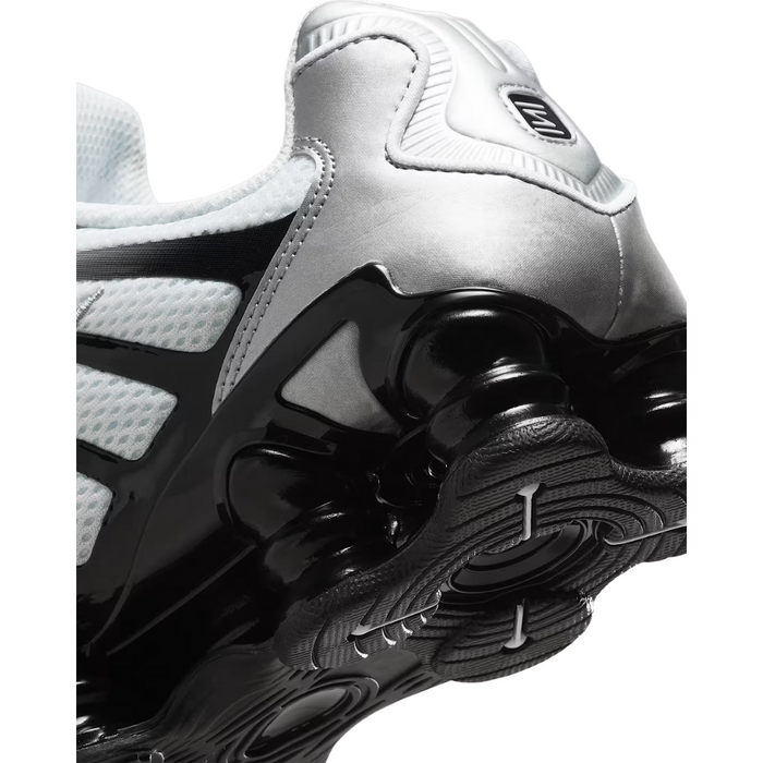 Nike Women’s Shox TL Shoes Metallic Silver - HQ4049-001